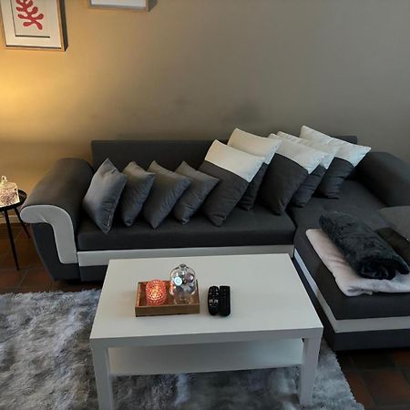 Station 64 A1 Bruxelles-Charleroi-Airport Villa Exteriör bild
